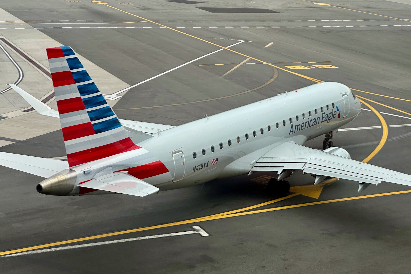 American Eagle Embraer E175 LaGuardia LGA